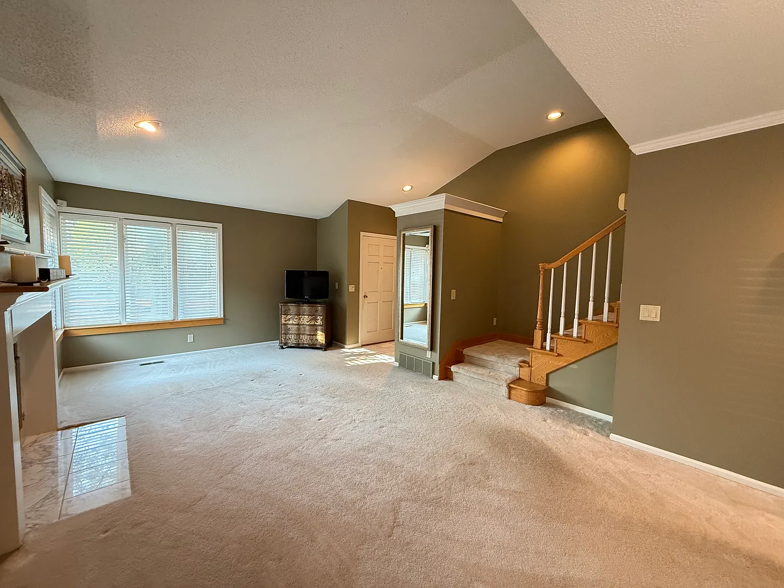 2 bed, 1.5 bath, 1849 sqft, $2,300 — Photo 4