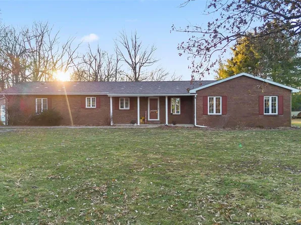 261 Yaeger Lake Trl, Litchfield, IL 62056