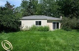 3rd image of 61745 Richfield St