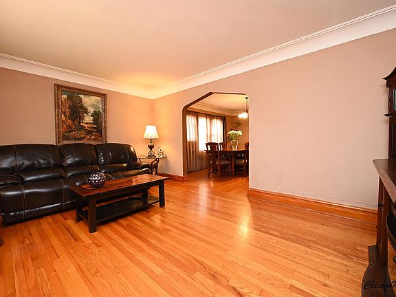 5th image of 5747 W Newport Ave
