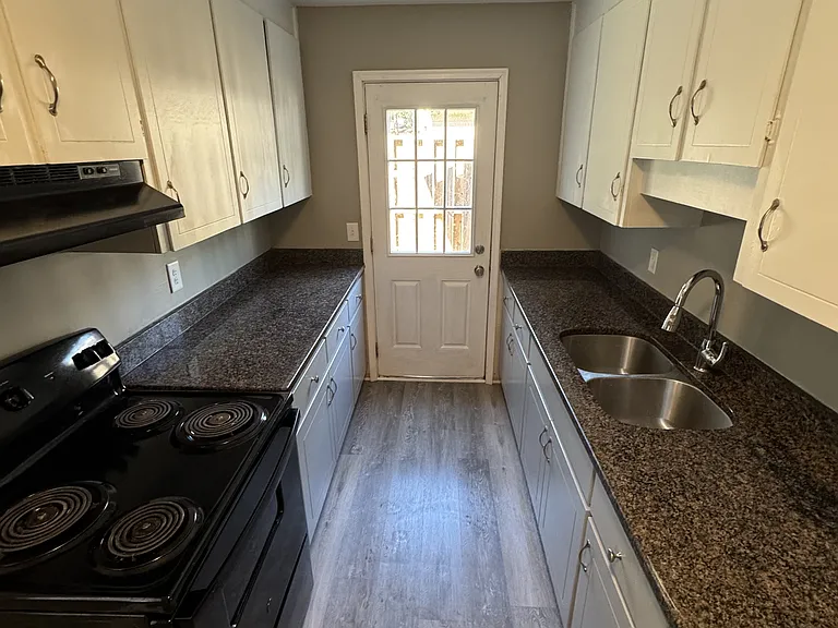 113 Aqua Ct — Photo 5
