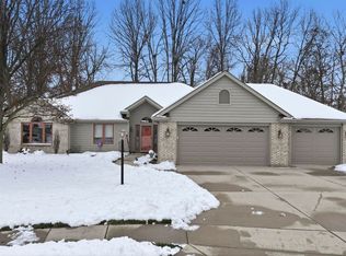 917 Lake Hill Ct, Fort Wayne, IN 46845