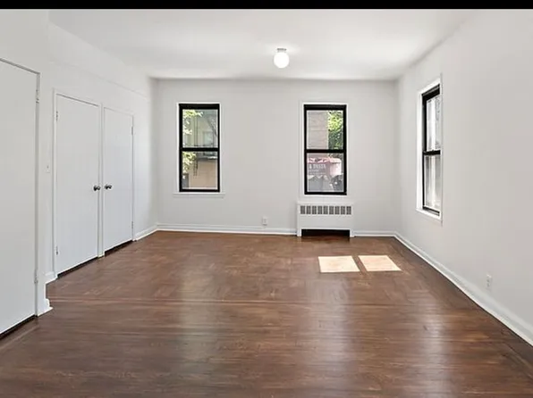 1075 Grant Avenue image 13 of 21