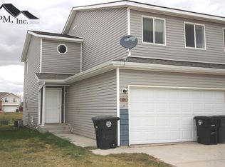 16 7th St SW, Tioga, ND 58852