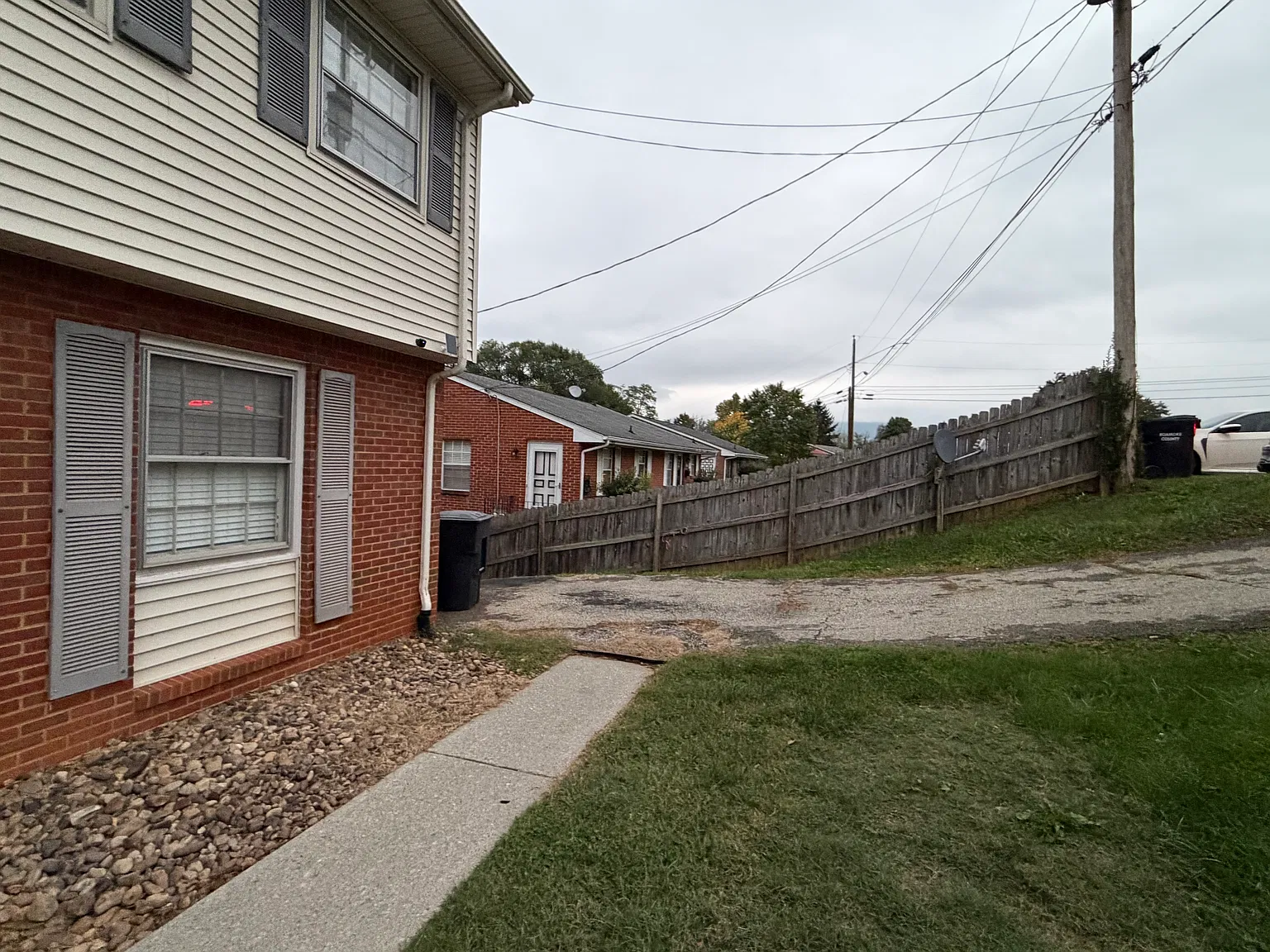 711 Commander Dr — Photo 2