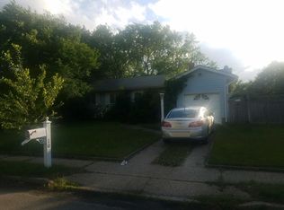 10 Eisenhower Rd, Centereach, NY 11720