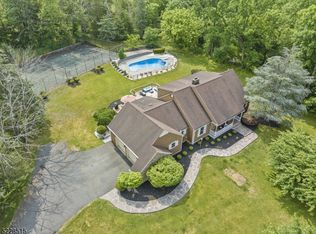 145 Vollers Dr, Somerville, NJ 08876