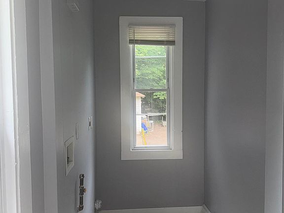 4th image of 22 Carmel St #1