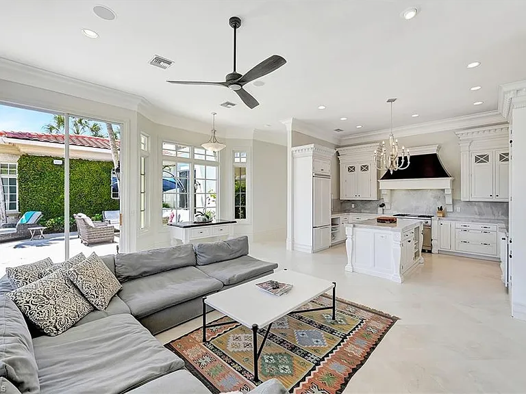 2052 Isla Vista Ln — Photo 13