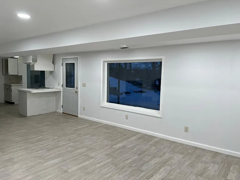 4721 E Hillcrest Dr — Photo 6