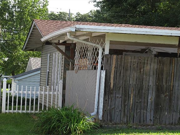 2nd image of 4655 Frankfort Ave