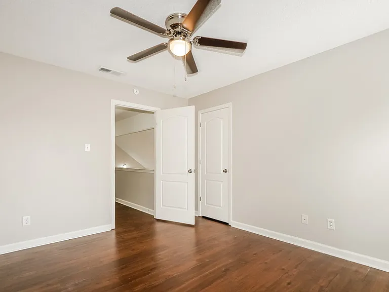 10115 Cross Valley Dr — Photo 15