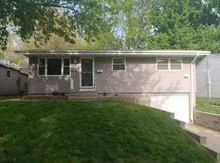 2724 S Cedar St, Sioux City, IA 51106