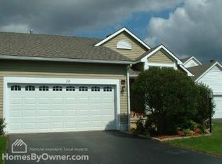 28 Brittany Cir, Rochester, NY 14618