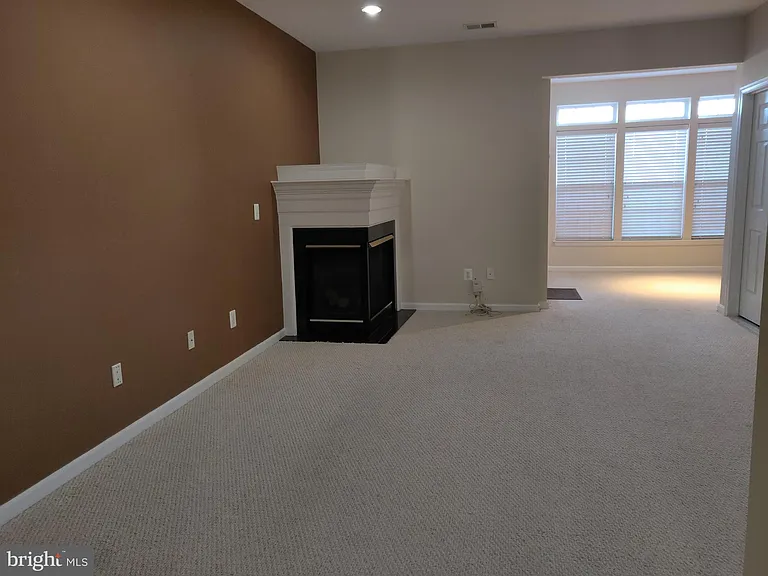 4638 Odessa Dr — Photo 17