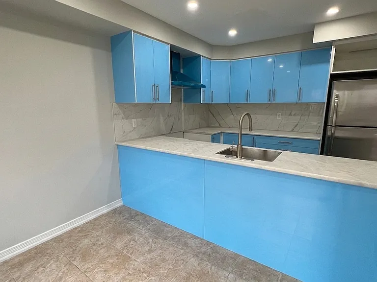 236 Blackburn Dr — Photo 4