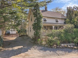 102 Harbor Hill Rd, Roslyn Heights, NY 11577