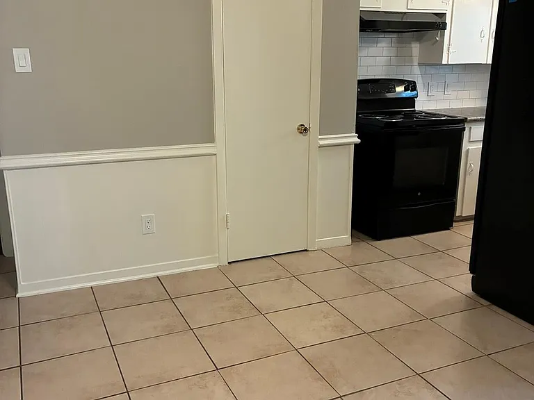 7414 Marinette Dr — Photo 11