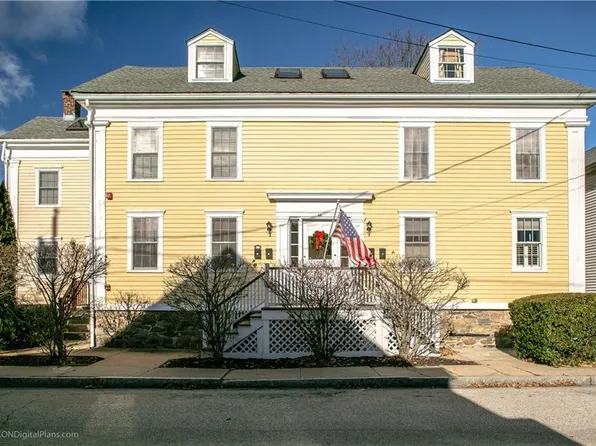 22 Stockholm St APT 1, Newport, RI 02840