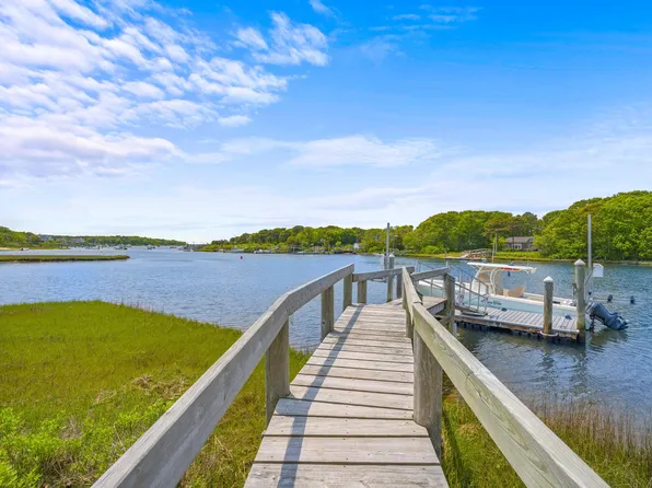 37 Keel Way, Mashpee, MA 02649