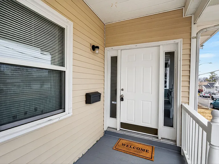 138 W Loretta Ave — Photo 3