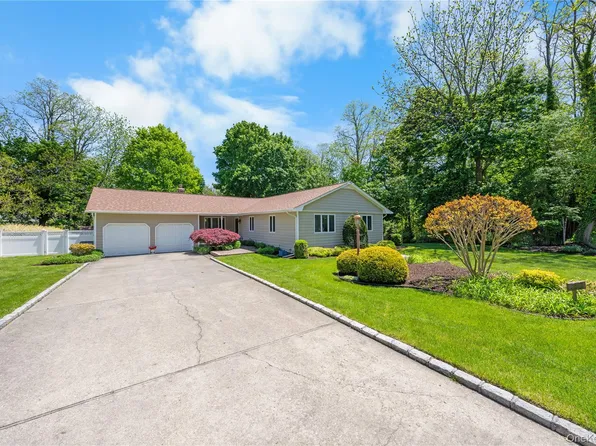 33 View Drive, Miller Place, NY 11764