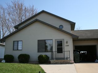 1383 Edgewood Dr, Kaukauna, WI 54130