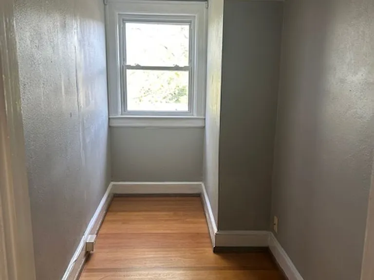 1301 Pickett St — Photo 12