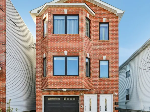 421 Liberty Avenue image 1 of 28