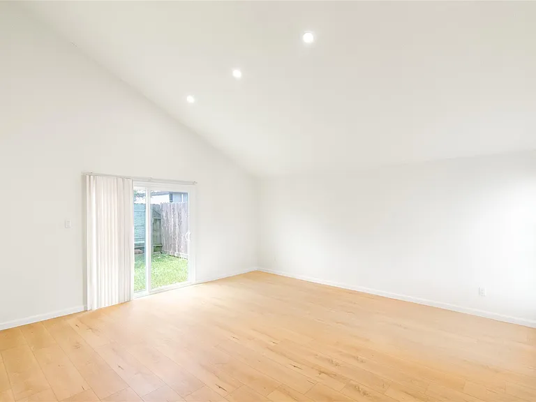 6423 Coachwood Dr — Photo 19