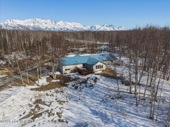 5747 N Cunningham Rd, Palmer, AK 99645