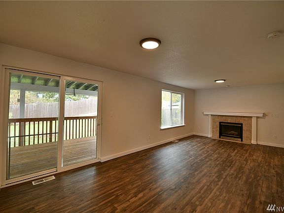 4th image of 3013 Hanna Ct NE