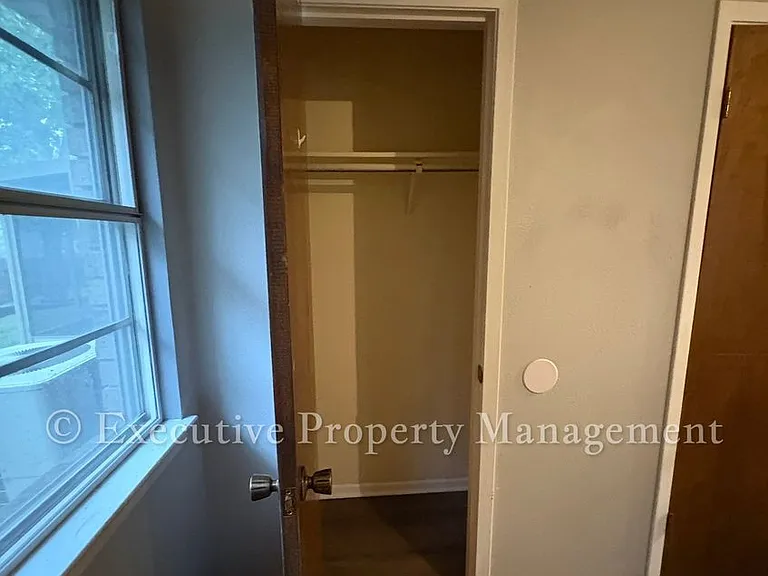 410 Jeffrey Ln — Photo 35