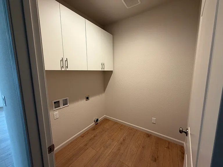 700 N Loma Dr — Photo 4