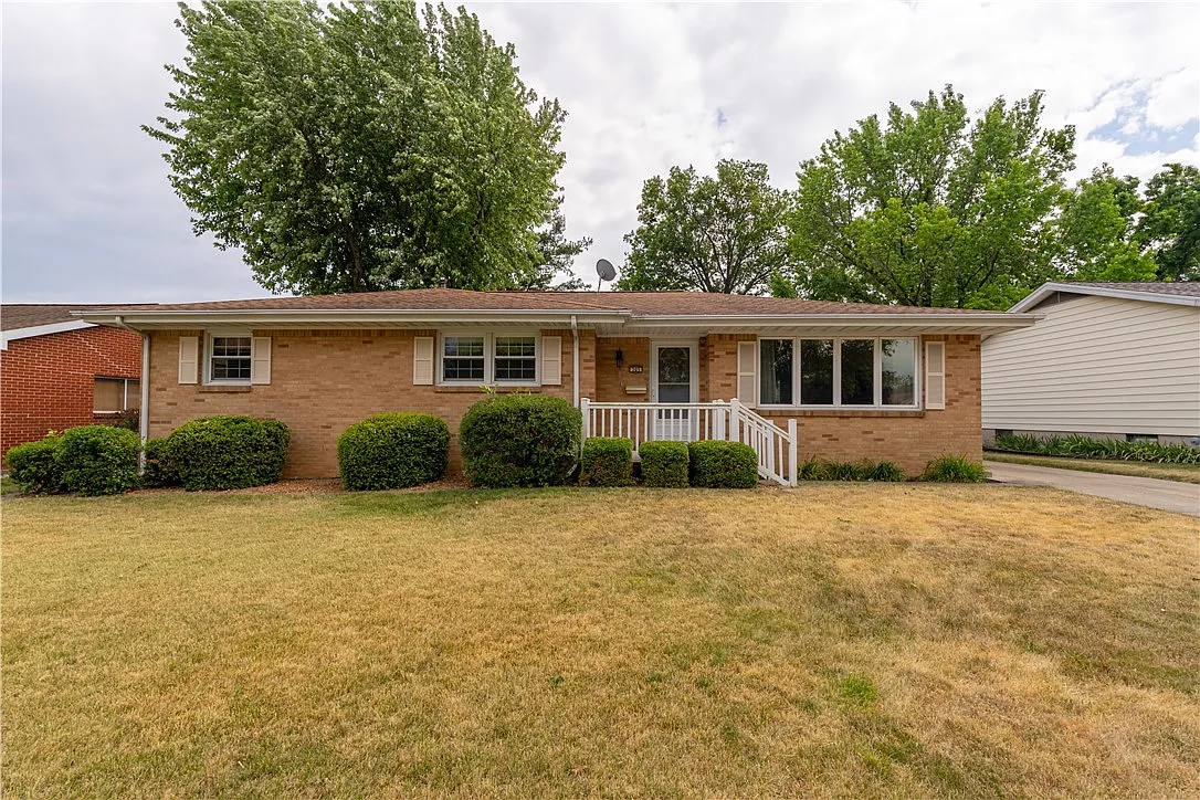 305 W Ash Ave photo 1