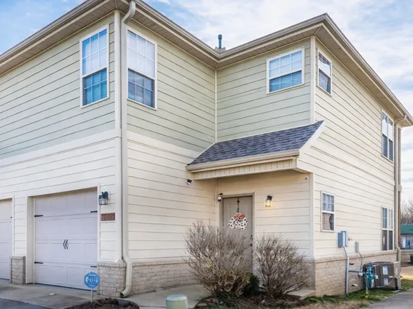 1123 S Tottenham Ct, Fayetteville, AR 72704