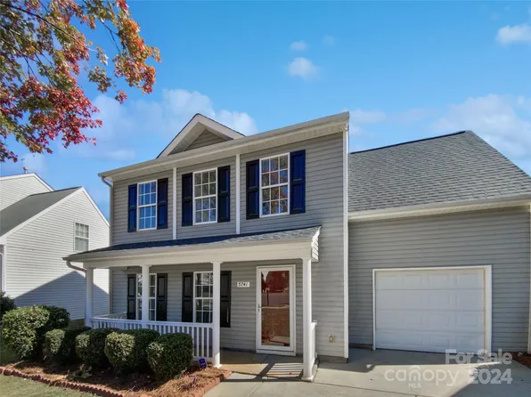 5741 Henderson Oaks Dr, Charlotte, NC 28269
