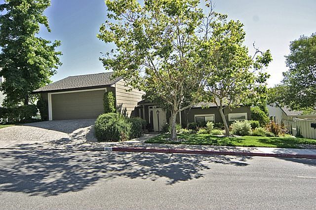 1st image of 1831 Saint Andrews Dr