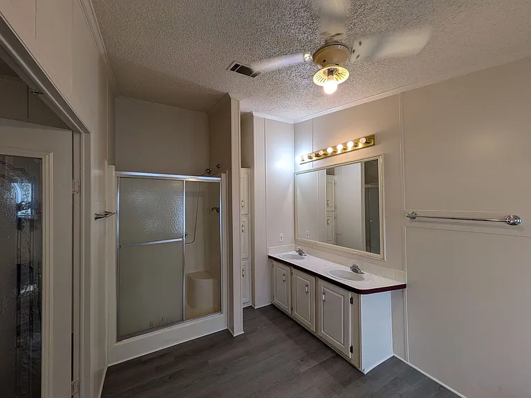 115 Peach St. — Photo 13