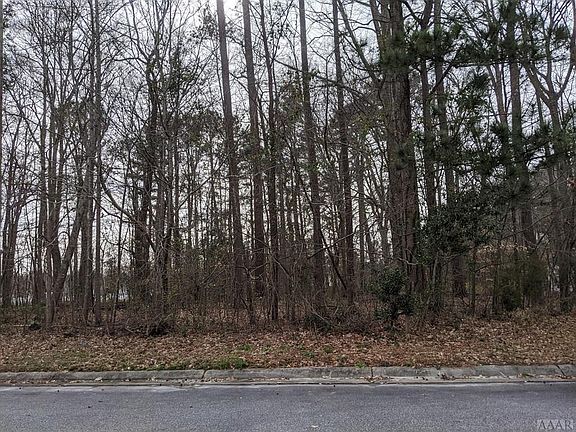 3rd image of 103 Golf Club Dr