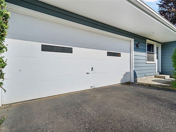 4th image of 1265 Center Dr