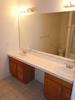 1907 Girard Blvd NE — Photo 22