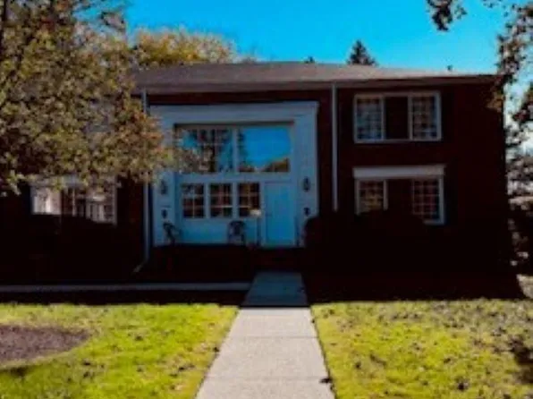 593 E Fox Hills Dr Building D, Bloomfield Hills, MI 48304