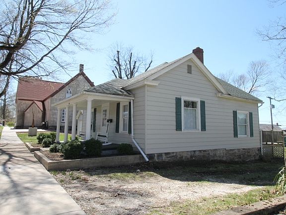 4th image of 204 S Brady St