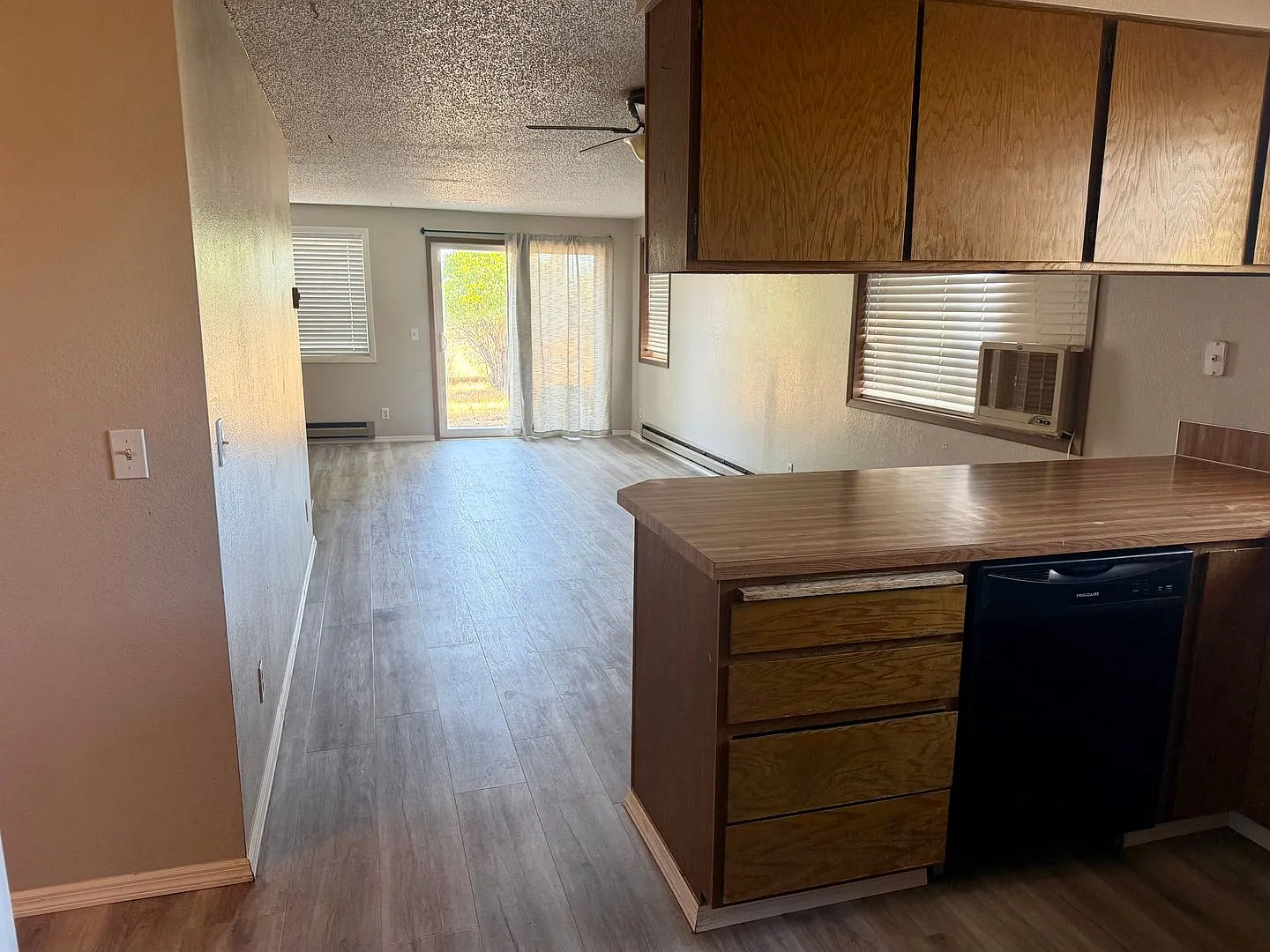 3 Bed/ 2 Bath Spring Creek Home — Photo 4