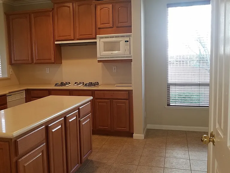 6145 Crater Lake Dr — Photo 26