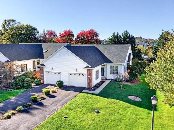 381 Spring Oaks Dr, Harrisonburg, VA 22801