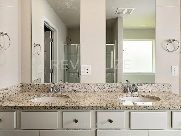 1138 Burlington Pass Dr — Photo 16