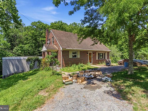 2nd image of 248 Maugers Mill Rd