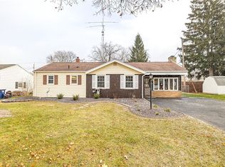 22 Barcrest Dr, Rochester, NY 14616